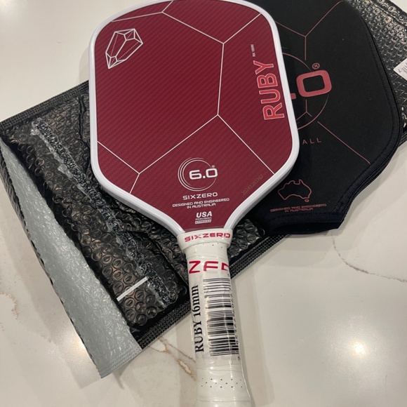 Six Zero - Ruby 16mm pickleball paddle - Picture 2 of 4